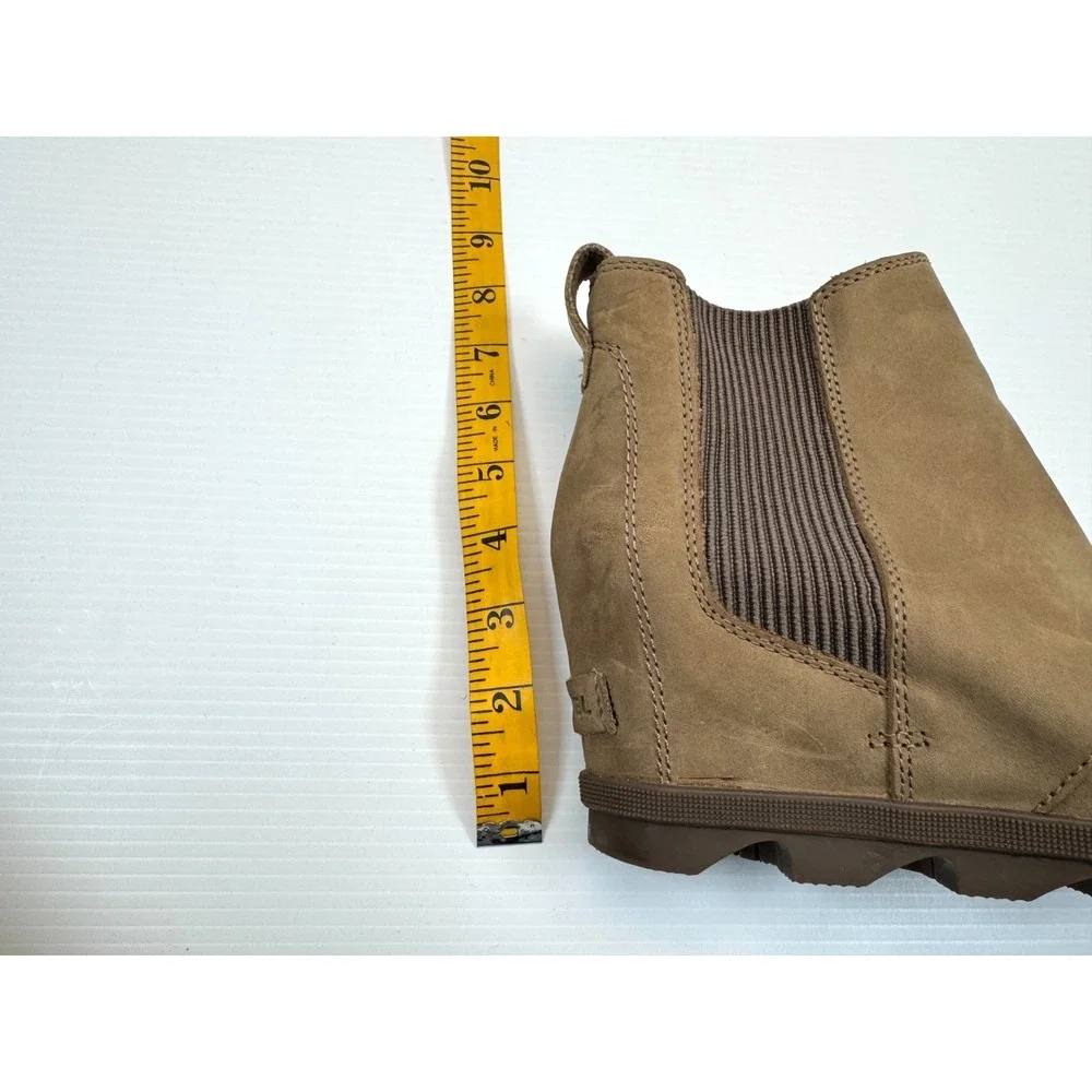 Sorel Joan of Arctic Wedge II Chelsea Booties Women 8 EUC Leather Elastic Ankle‎